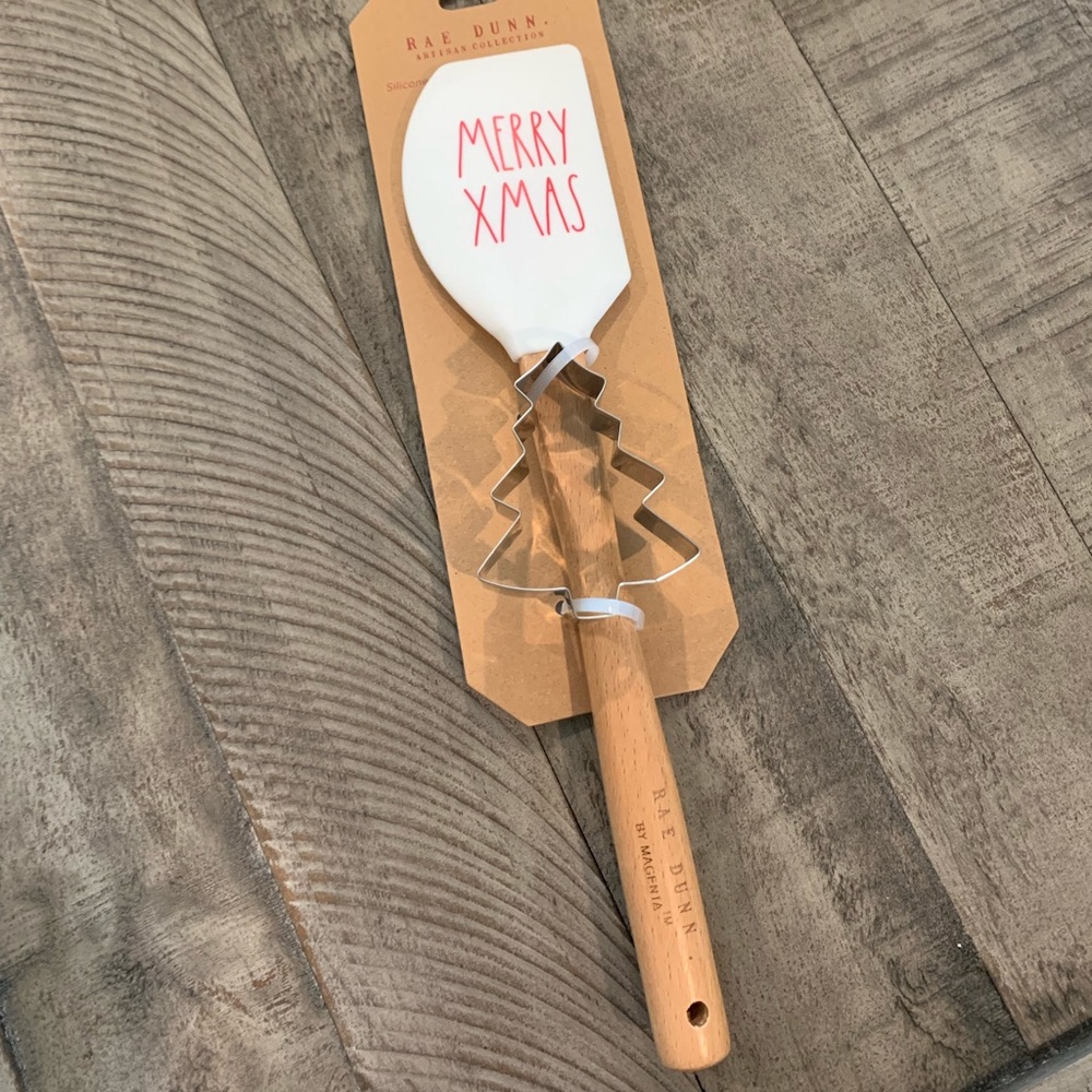 Rae Dunn Christmas Spatula & Cookie Cutter Set